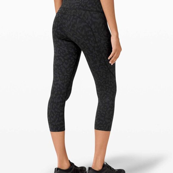 Lululemon Fast and Free Crop Leggings in Size 4 - Formation Camo Deep Coal Multi - Picture 6 of 7